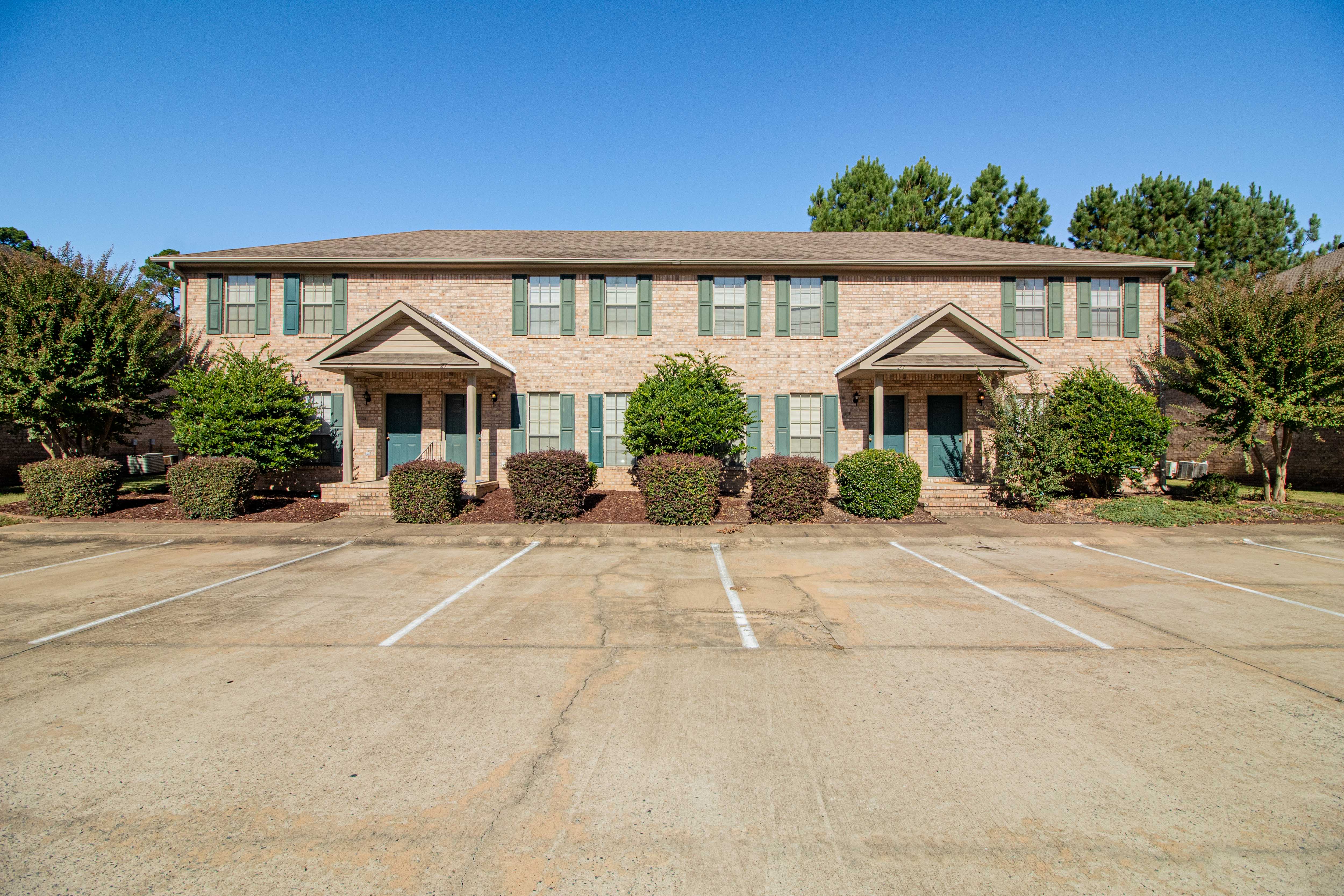 Photos and Video of Windsor Park Apartments in Maumelle, AR